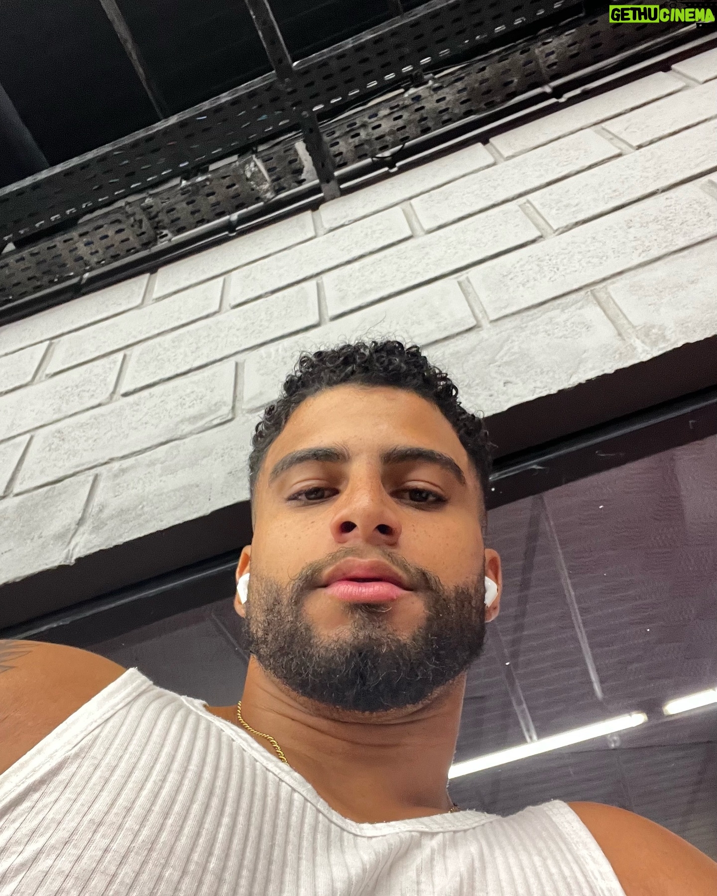 Italo Lopes - 8.9K Likes - Dump do treininho 🏋🏾🤭
.
.
.
#explorar #gym #lifestyle #academia #aesthetic #man
