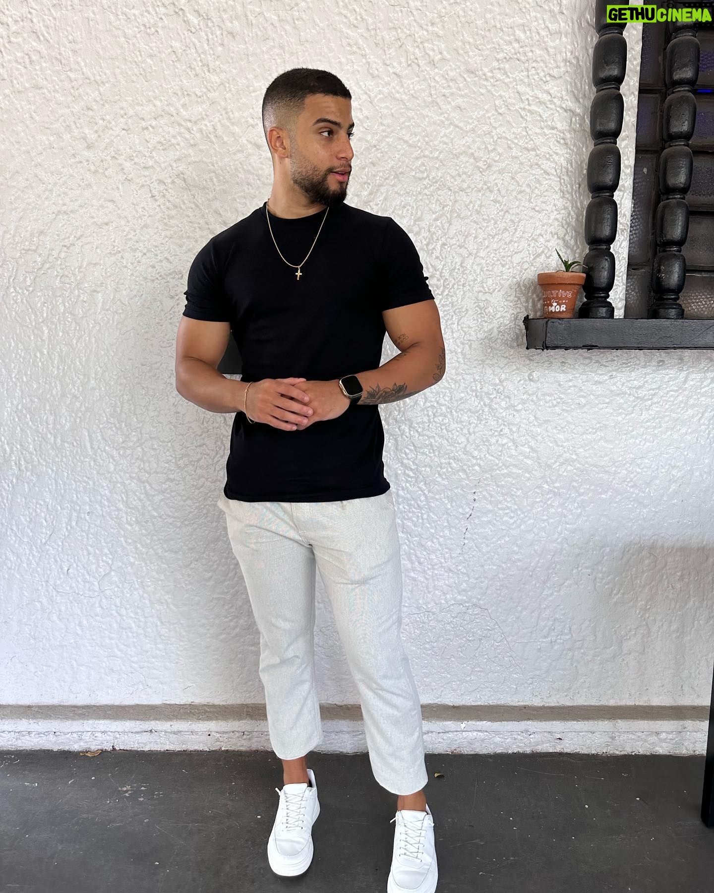 Italo Lopes - 3K Likes - 🖤😮💨🐈⬛
.
.
.
#explore #dump #photo #moda #man