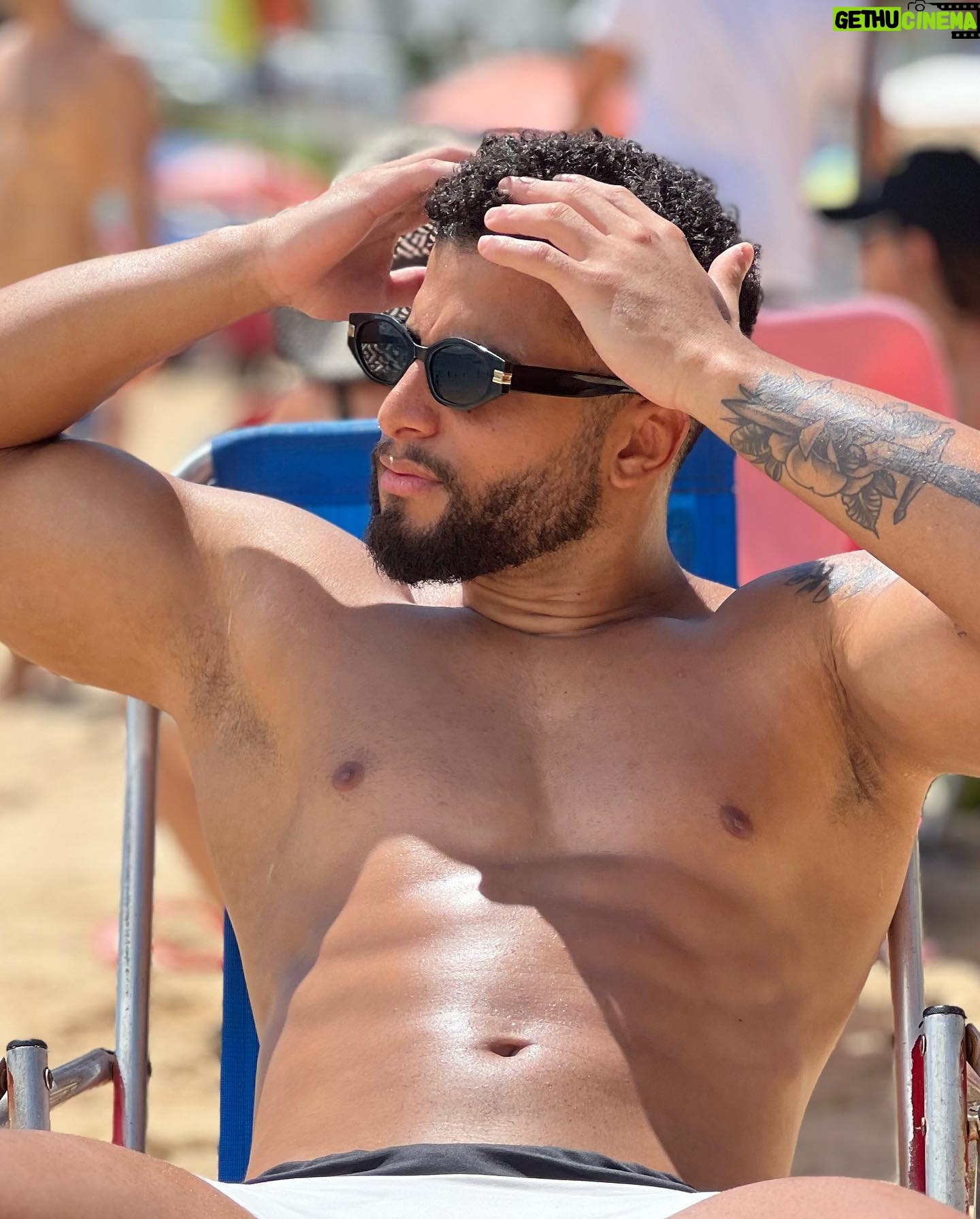 Italo Lopes - 2.8K Likes - Sexta feira na Bahia ! 🏝️☀️🌊
.
.
.
#explorar #praia #lifestyle #man #bahia