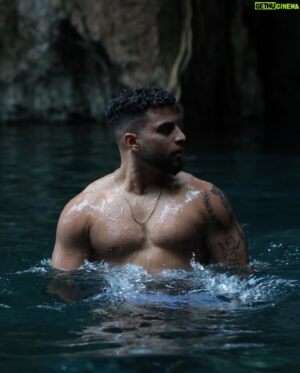 Italo Lopes Instagram - Troque o medo do desconhecido por curiosidade ✈️📍🍃🧘🏾‍♂️
.
.
.
#viagem #explorar #travel #lifestyle #jalapão #lagoadojapones #belezasnaturais