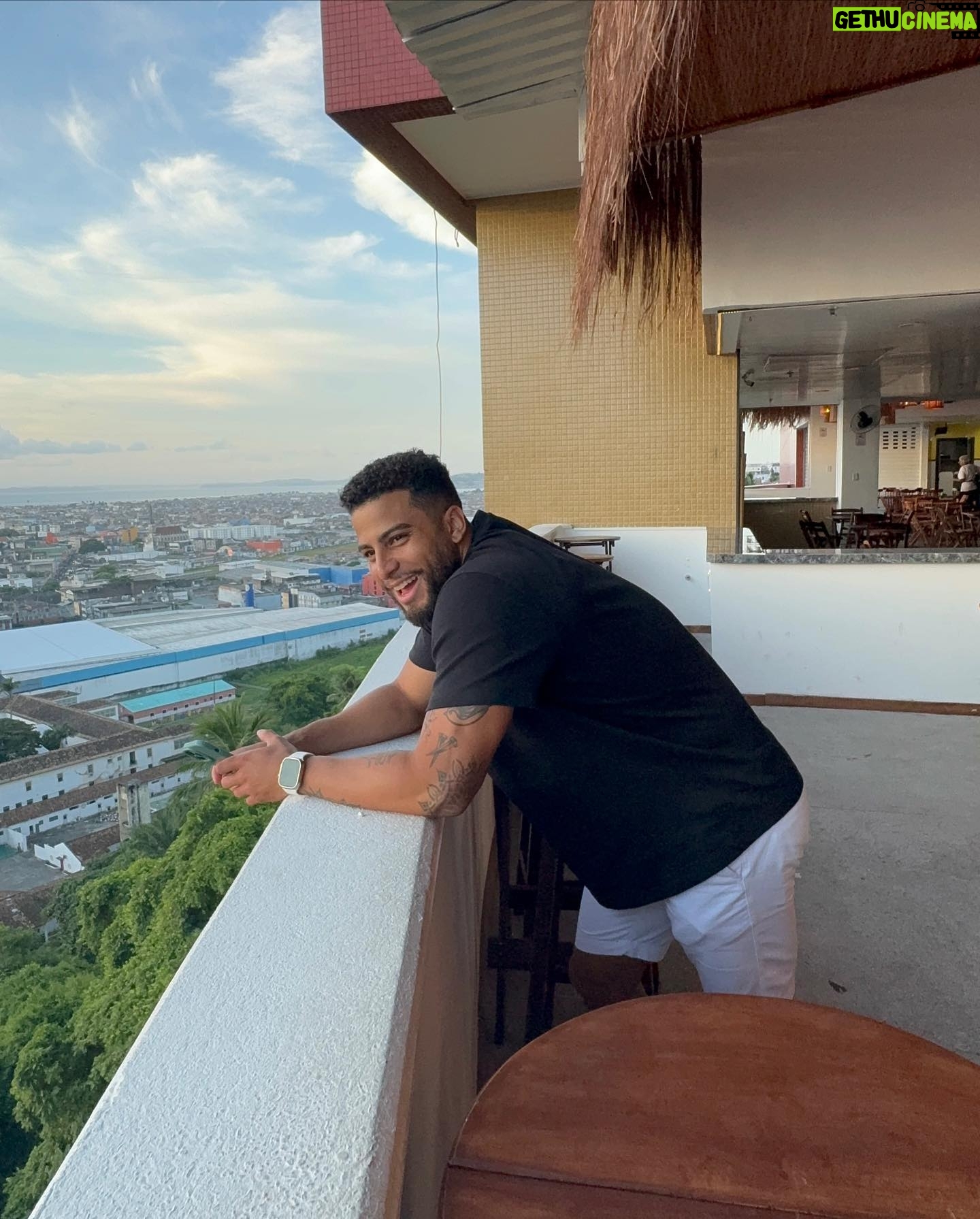 Italo Lopes - 2K Likes - Dumpzinho de fim de tarde
.
.
.
#explorar #lifestyle #aesthetic #pordosol🌅 #man #salvador