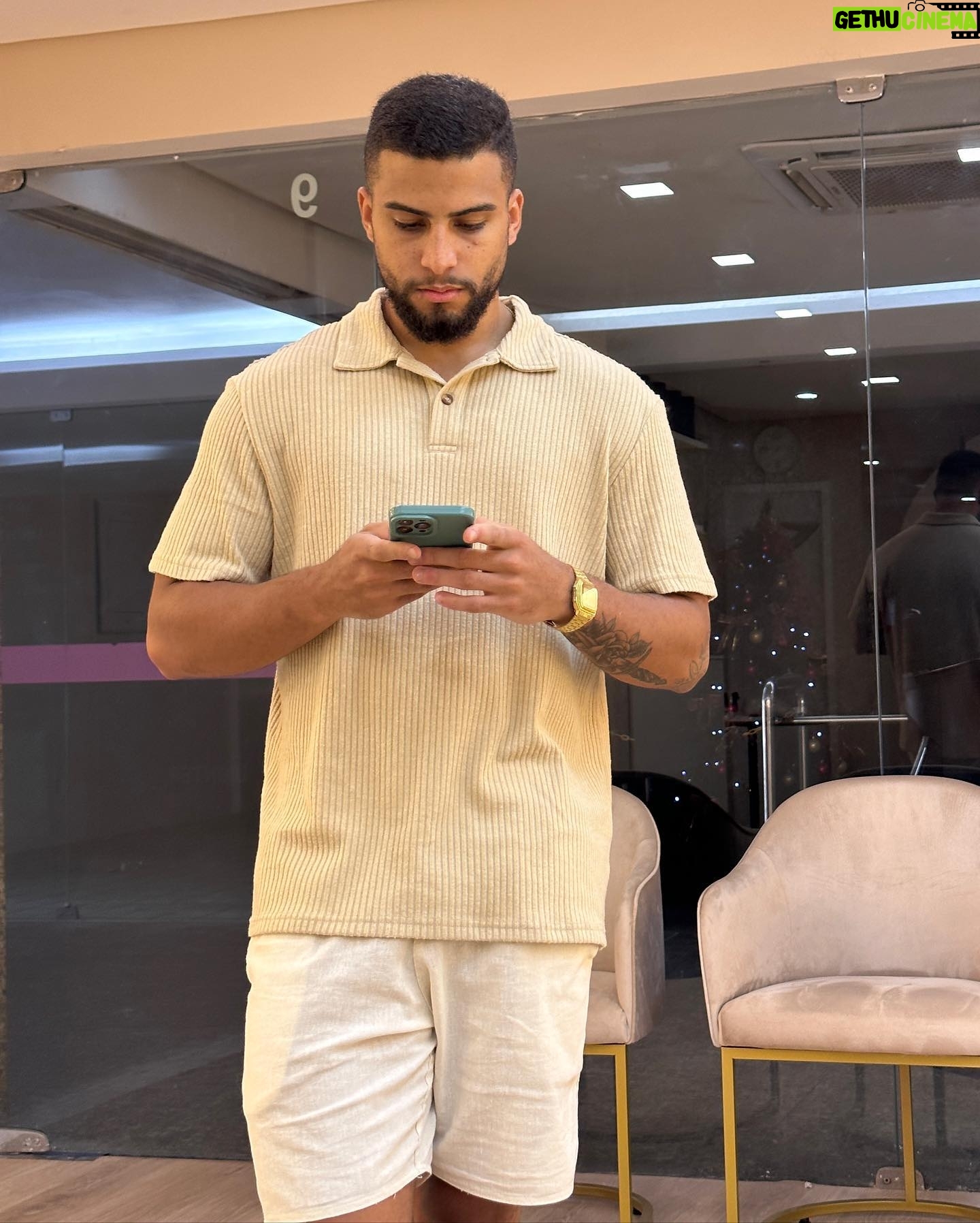 Italo Lopes - 3K Likes - Dump para colocar as caras por aqui…
.
.
.
Vai nos stories que esse iPhone pode ser seu
#dump #man #lifestyle #explorar #explore