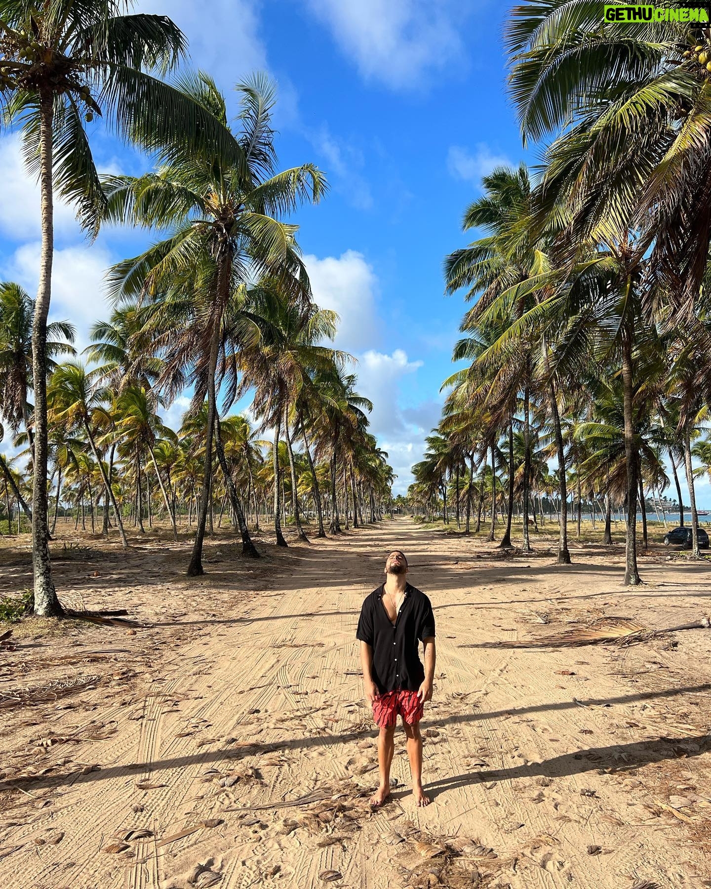 Italo Lopes - 2.1K Likes - Pernambuco Vibes 🌴✈️
.
.
.
#explore #travel #viagem #trip #man #lifestyle