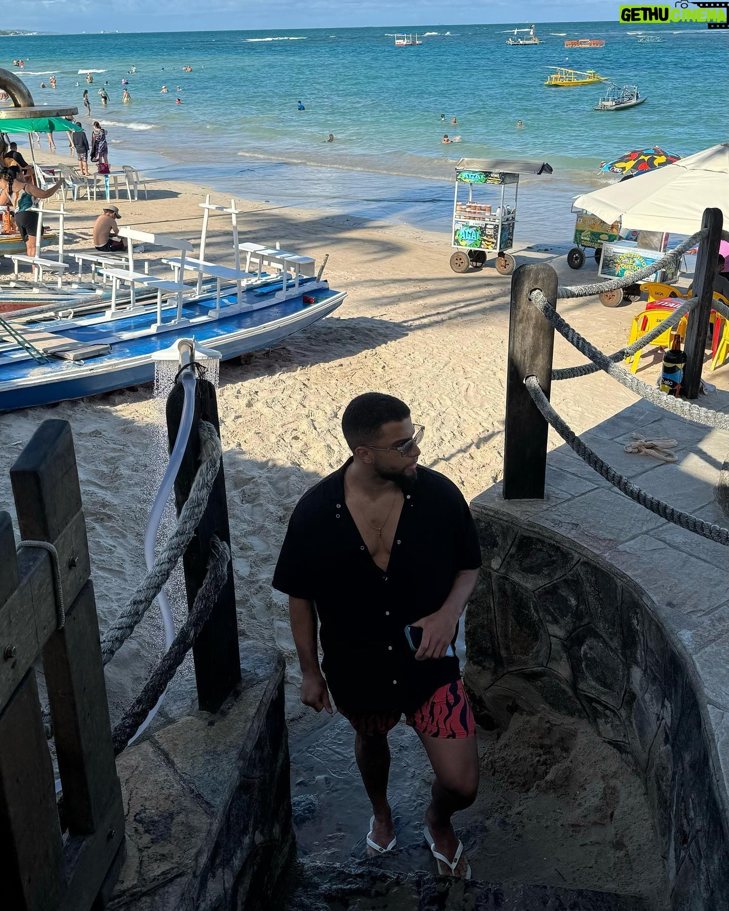 Italo Lopes - 2.1K Likes - Pernambuco Vibes 🌴✈️
.
.
.
#explore #travel #viagem #trip #man #lifestyle