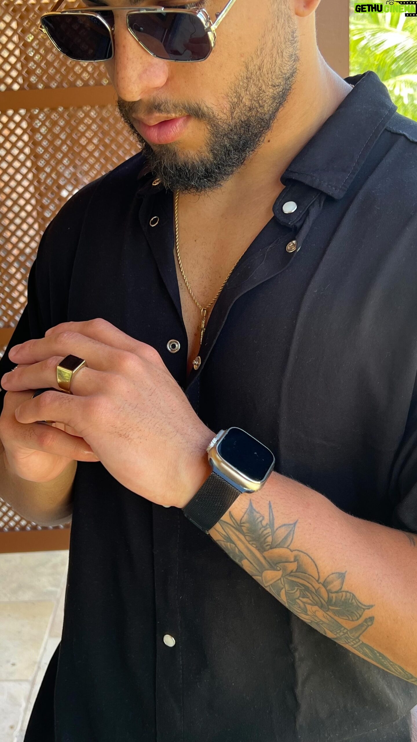 Italo Lopes - 2.8K Likes - Mais um arrume-se com o pretinho 🖤
.
.
.
#explorar #grwm #man #moda #modamasculina #explore #preto #lifestyle