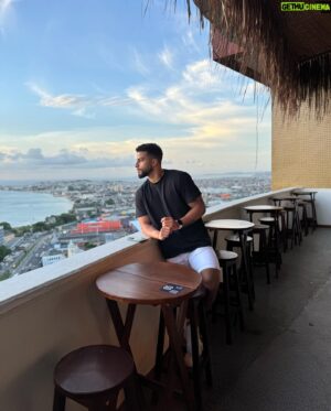 Italo Lopes Instagram - Dumpzinho de fim de tarde 
.
.
.
#explorar #lifestyle #aesthetic #pordosol🌅 #man #salvador