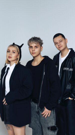 Ivan Dmitrienko Instagram - 5УТРА, Ваня Дмитриенко - Не представляешь❤️

Премьера песни уже через неделю (23.02)
Как Вам отрывок?😌