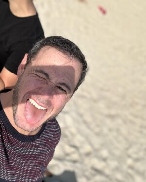 Ivan Labanda Instagram - Últimamente he estado un poco out, pero es que estoy exprimiendo mis únicos días de vacaciones (ya tocaba) en #Formentera! 😍

Cada día nos ha pasado algo, desde sorprendernos una mega tormenta, cruzarnos con el doble (o era él?!) de Jacob Elordi…. (Os dejo el video y juzgad por vuestra cuenta 🤪) y por supuesto las puestas de sol de la isla que son insuperables. 🌴🌅

¿Cual es vuestro destino de vacaciones favorito? ¿Alguna anécdota?
