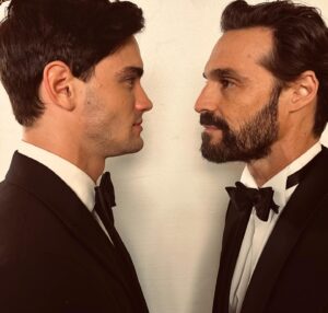 Iván Sánchez Instagram - The #Leister 🎬 #Father & #Son 
#William #Nick 
And my beloved #Rafaella 😜
@martahazas @gabrieloxguevaraa 
My pleasure!! 🙏🏻

✅ & ✅… 
Como dicen por allá… dos rayas más al tigre 🐅🎬🎬 
#Culpables al horno!!

Gracias @primevideoes @primevideo @pokeepsie_films 💥💥 

Hasta 2024 😉