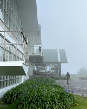 Iván Sánchez Instagram - #Venezuela 🇻🇪 #Caracas
#arquitectura #design #hotel
#elavila 💚