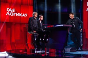 Ivan Usovich Instagram - Сегодня в 21:00 я в команде с Виктором Комаровым буду в передаче «Где логика?» на ТНТ. Скорее всего мы там проиграем из-за Вити