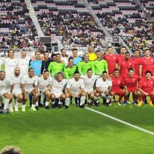 Iván Zamorano Instagram - Partido #LeyendasCONMEBOL una noche mágica con verdaderos cracks, compañeros y amigos. Gracias a todos por el cariño ⚽️⚽️❤️❤️