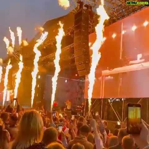 Ivan Zasidkevich - 5.7K Likes - Ещё видео с выступления в Браславе! Круто, что здесь у нас собрались те, с кем хочется делиться такими моментами с каждого концерта.
Скоро будет видео со следующего города.
#dabro #турдавайзапоём #vivabraslav