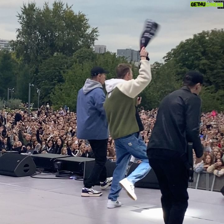 Ivan Zasidkevich - 1.9K Likes - Раскачивали в Москве!
Смотрите, какой вид со сцены и какая энергия 🔥
Тем временем билеты на наш сольный концерт
6 ноября заканчиваются - dabroconcert.com