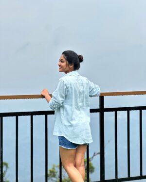 Ivana Instagram - Today was beautiful again🌧️🩵❄️

Flexing @akshaya__udayakumar ‘s photography skills😉💘

#instagood#vacation