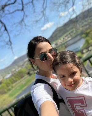Iveta Kořínková Instagram - ☀️☀️☀️tohle je léééto
My dnes v ZOO… Co vy?
#spolu #vedvou #vyhlidka #zoo #decin