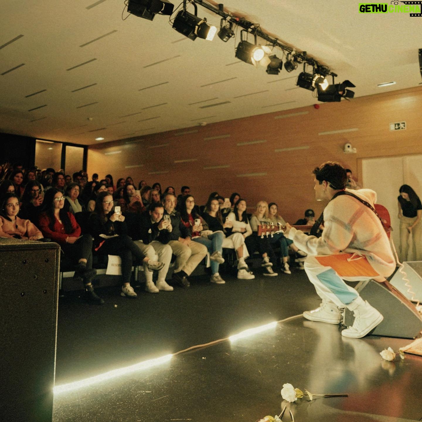 Ivo Lucas - 7.9K Likes - Megahits Live, 07.11.2022
Pisei este palco várias vezes, mas nunca pensei que quando ali voltasse vocês o esgotassem em tão pouco tempo. 🧡 Obrigado.
Styled by @riodecarvalho
Full look by @lacoste
@showpress.pressoffice