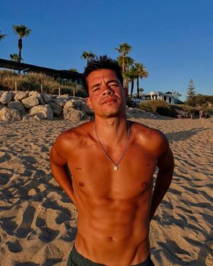 Ivo Lucas Instagram - vale do lobo.

@well.valedolobo 
@well.beachclub