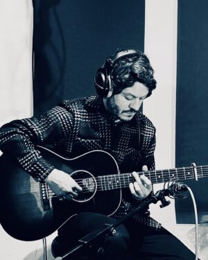 Iwan Rheon Instagram - Another cracking session with these two legends 🎶🎶🎶🦉