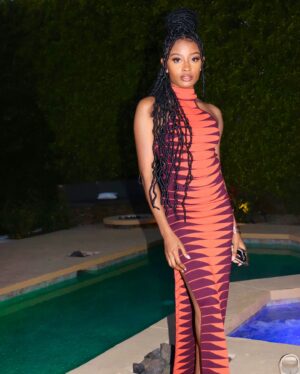 Iyana Halley Instagram - your favorite girl 😘 @FashionNova 

Oh yeah I did my own hair 😊

-more than you know skirt set 🙊
