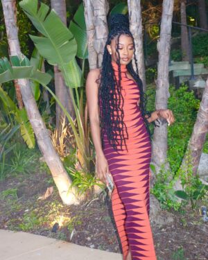 Iyana Halley Instagram - your favorite girl 😘 @FashionNova 

Oh yeah I did my own hair 😊

-more than you know skirt set 🙊