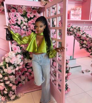 Iyana Halley Instagram - worth all the pressure 😌🤍😘

Thank you for having me @prettylittlething x @casamigos! So much fun. 🍾🫶🏾🖤