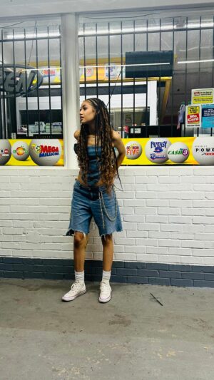 Izabela Rose Instagram - insert Dial tone……… 📞❌