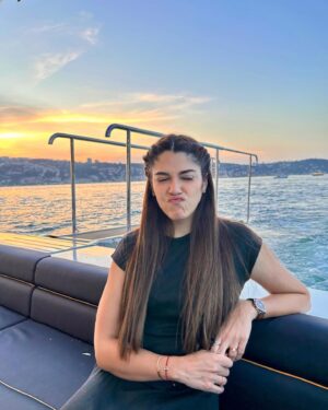 Izabelle Leite Instagram - “For the grace of the presence,
be grateful.”

~ Rumi