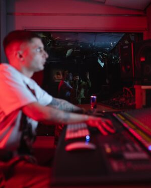 Izi Instagram - SANTA BANDANA. 28 MAGGIO. U NOT READY. @lowkidd333 😈🏴‍☠️ @redbullitalia @islandrecords_it