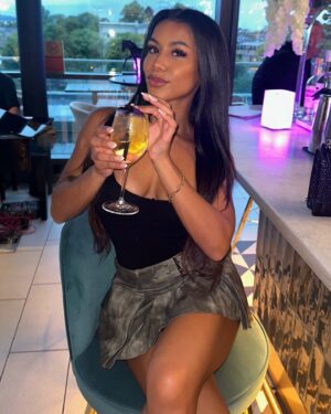 Izzy Fairthorne Instagram - Album: June🦋