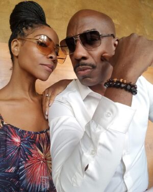 J.B. Smoove Instagram - They only made one of you and I’m happy I have you! 

Happy Valentines Day Boo Boo ❤️

#happyvalentinesday #1of1
