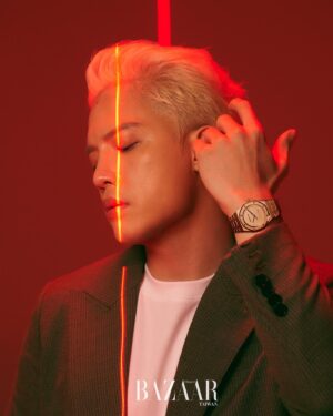 J.Sheon Instagram - 俗話說真金不怕火煉
不瞞你說
照片中的我在拉拉鍊

@harpersbazaar_tw 
@audemarspiguet 

#APxALYX #AudemarsPiguet #RoyalOak #SeekBeyond
#BAZAARLuxury #BAZAARMen