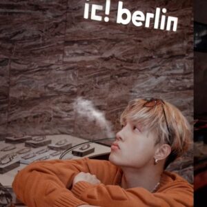 J.Sheon Instagram - 謝謝 ic! berlin 的邀請 
讓我為大家示範眼鏡在臉上
從無到有的神奇過程

📸 @yo_young_chuang 

@icberlintaiwan @2020eyehaus 
#全球最受歡迎的設計師品牌 
#原創自信來自柏林
