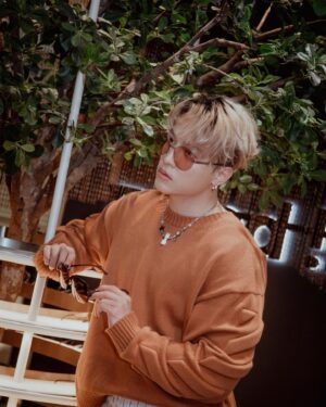 J.Sheon Instagram - 謝謝 ic! berlin 的邀請 
讓我為大家示範眼鏡在臉上
從無到有的神奇過程

📸 @yo_young_chuang 

@icberlintaiwan @2020eyehaus 
#全球最受歡迎的設計師品牌 
#原創自信來自柏林
