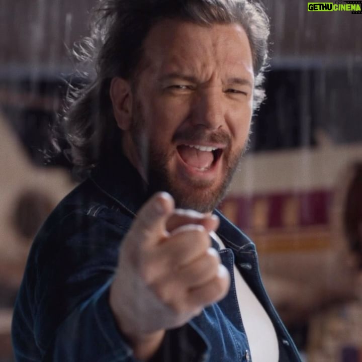JC Chasez - 26.5K Likes - #ad My buddies from Tabby 5 have a new track out and it’s on repeat in my house. Top tier collab. @meowmix #meowremix