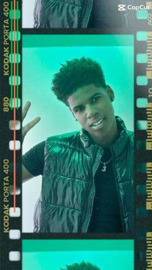 JD McCrary Instagram - #wednesdayvibes 🤩 📸

#summertime #smile #wednesday