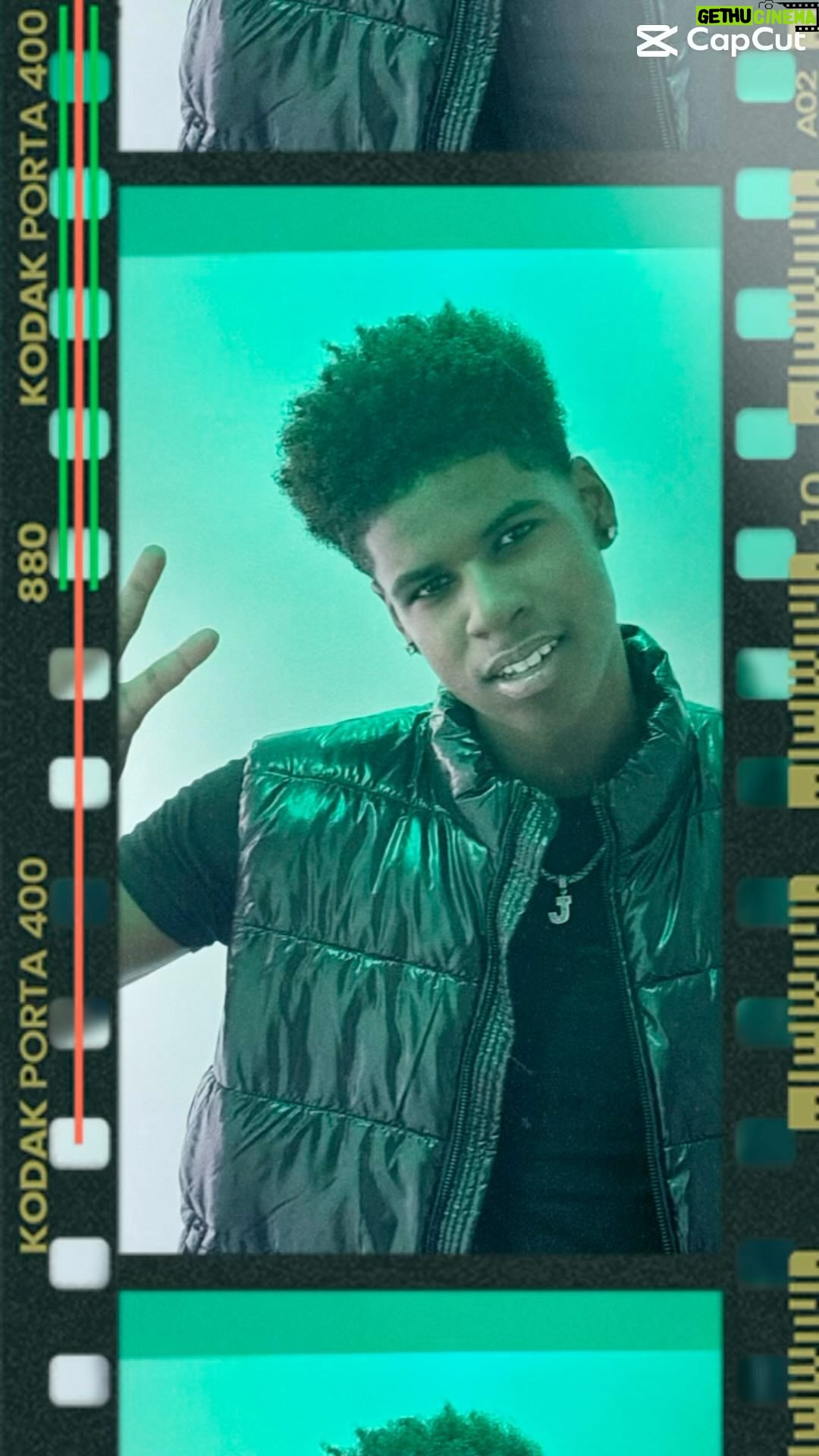 JD McCrary - 3 Likes - #wednesdayvibes 🤩 📸
#summertime #smile #wednesday
