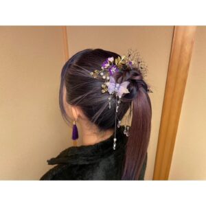JUNNA Instagram - 京都南座での「マクロスFとΔ合わせ 京都南座歌舞伎ノ宴 ミニライブ＆歌舞伎コラボトーク」ありがとうございました👏🏻

13日は、みのりちゃんと2人でお届けしました🎤
久しぶりに、2人でアコースティックで歌えたの、とっても嬉しかった❤️💜

そして、14日は、スペシャルゲストとして、May'nさんと歌わせていただきました🎤
私の全力を受け止めてくれて、より高めてくださる大好きな先輩と歌えたこと光栄です。

歌舞伎のことも、たくさん勉強できて、観に行きたい！
日本一古い劇場、南座で歌わせていただけたこと、本当に貴重な経験でした。ありがとうございました！

ヘアメイクも衣装も最強すぎたので、みんなに見てほしい！和なテイストで仕上げてもらいました✌🏻