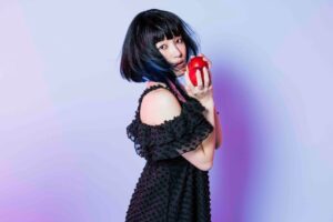 JUNNA Instagram - これがNew JUNNAです！
以後お見知りおきを👌🏻

(ボブが好評でとても嬉しい、、、)

アー写の裏バナシはまたどこかで🫢

たくさん情報が解禁されましたので、チェックお願いします☑️

#JUNNA
#まほよめ