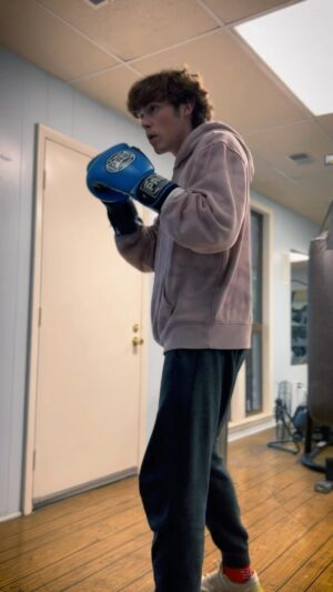 Jack Champion Instagram - What’s YOUR favorite form of cardio? 💥🥊