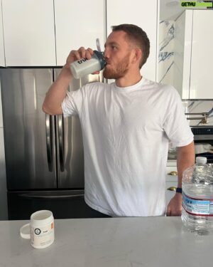 Jack Della Maddalena Instagram - Rehydrating with @trueprotein electrolytes. #trueprotein #trueathlete #ad