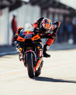 Jack Miller Instagram - Happy to be at Valencia, love this track even when I came off and took a big whack 😅 Was able to put in a lap to get us through to Q2, the bike is working well and looking forward to tomorrow 🤟