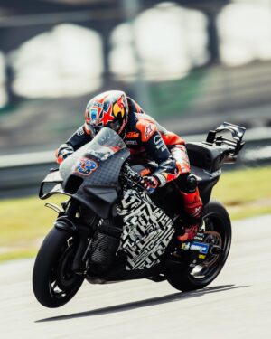 Jack Miller Instagram - It was a good test for us, lots of different items to put through the test. The boys and girls have done a fantastic job throughout the winter as the bike is working really well and everyone seems refreshed. There are a couple of areas in which I would like to improve myself in terms of setup and what have you but honestly feeling good, good but knackered after this innings in Sepang. Now time to get back to my girls and eyes forward to the next one 🤟