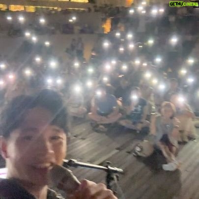 Jack Neo - 2K Likes - 最後一場 @ilightsingapore 的演出圆满成功,在这一天也因为《小孩不笨3》的导演 @jackneock 和演員們變得更精彩難忘!🥹 謝謝每一位到場支持的你們!❤️
#ilightsingapore #sgbuskers #marinabaysands #jeffhellomusic #新加坡 #街頭藝人 #小孩不笨3 #inotstupid3 #jteamsg #mm2singapore