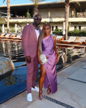 Jackie Aina Instagram - Imagine celebrating 20 years of ANYTHING, let alone a whole marriage!!! Congratulations @kevonstage and @mrskevonstage 🫶🏾 from the dress code, the decor, photography, FOOD! and hotel venue?! everything and everybody ATE. the commitment to excellence is apparent in any and all that you both do. Denis and I look forward to catching up to you both some day, rub summa dat 20 years on us okayyyy!!! 🥰😍🫶🏾 #foreverfredericks

Comment SHOP below to receive a DM with the link to shop this post on my LTK ⬇ https://liketk.it/4JQ2I