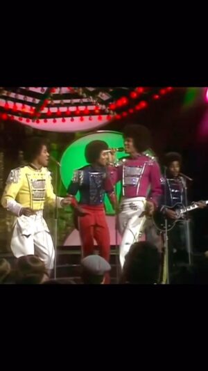 Jackie Jackson Instagram - 𝗠𝗢𝗡𝗗𝗔𝗬 𝗠𝗢𝗧𝗜𝗩𝗔𝗧𝗜𝗢𝗡🕺 

𝗣𝗲𝗿𝗳𝗼𝗿𝗺𝗶𝗻𝗴 ‘𝗦𝗵𝗼𝘄 𝗬𝗼𝘂 𝗧𝗵𝗲 𝗪𝗮𝘆’ 𝗹𝗶𝘃𝗲 𝗶𝗻 𝗟𝗼𝗻𝗱𝗼𝗻, 𝗨𝗞 𝗶𝗻 𝟭𝟵𝟳𝟳🇬🇧

#Jackson5
#Jacksons
#MondayMotivation
#J5