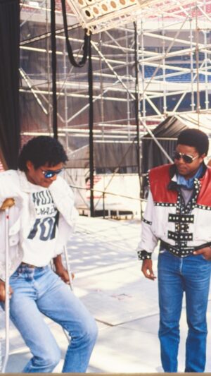 Jackie Jackson Instagram - 𝗪𝗮𝘆 𝗯𝗮𝗰𝗸 𝗪𝗲𝗱𝗻𝗲𝘀𝗱𝗮𝘆…⏮️

#Jackson5
#VictoryTour
#JackieJackson
#Jacksons