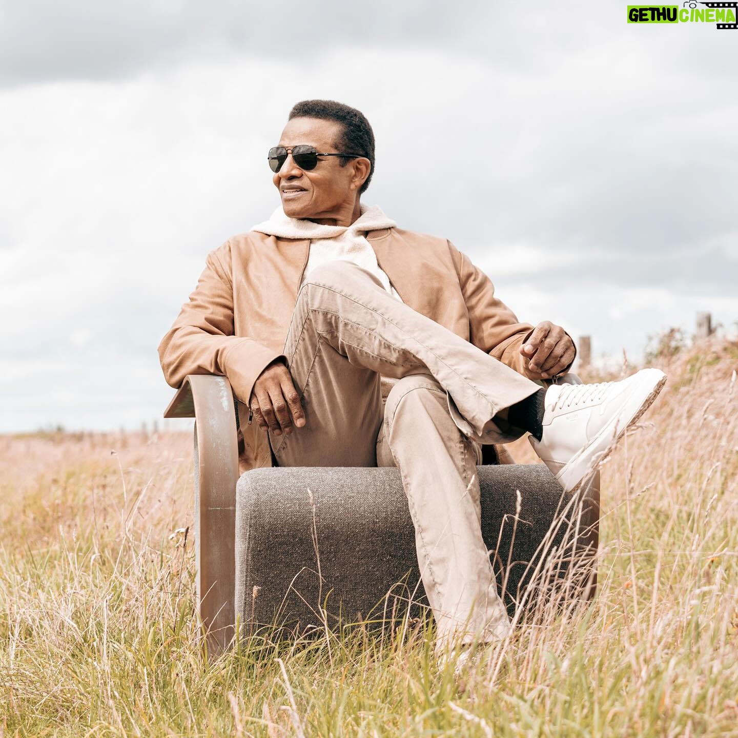 Jackie Jackson - 2.2K Likes - 𝗜’𝘃𝗲 𝗯𝗲𝗲𝗻 𝘁𝗵𝗶𝗻𝗸𝗶𝗻𝗴 𝗮𝗯𝗼𝘂𝘁 𝘁𝗵𝗶𝘀 𝗳𝗼𝗿 𝘀𝗼 𝗹𝗼𝗻𝗴; 𝗟𝘂𝘅𝘂𝗿𝘆 𝗙𝘂𝗿𝗻𝗶𝘁𝘂𝗿𝗲, 𝗺𝗮𝗱𝗲 𝗳𝗿𝗼𝗺 𝗿𝗲𝗰𝗹𝗮𝗶𝗺𝗲𝗱 𝗺𝗮𝘁𝗲𝗿𝗶𝗮𝗹𝘀. 𝗧𝗼𝘂𝗴𝗵 𝗮𝗻𝗱 𝗿𝗼𝗯𝘂𝘀𝘁. 𝗜𝘁’𝘀 𝗲𝗻𝘁𝗶𝗿𝗲𝗹𝘆 𝗽𝗼𝘀𝘀𝗶𝗯𝗹𝗲.
𝗦𝗼 𝗹𝗲𝘁’𝘀 𝗱𝗼 𝘁𝗵𝗮𝘁 @hayvenhurst!
#Hayvenhurst
#JackieJackson
#EcoFriendlyLiving
#HomeDecor