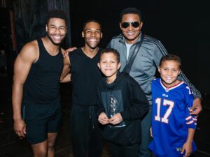 Jackie Jackson Instagram - 𝗜𝘁 𝘄𝗮𝘀 𝗮 𝗽𝗹𝗲𝗮𝘀𝘂𝗿𝗲 𝗺𝗲𝗲𝘁𝗶𝗻𝗴 𝘁𝗵𝗲 𝘁𝗮𝗹𝗲𝗻𝘁𝗲𝗱 @mjthemusical 𝗰𝗮𝘀𝘁 & 𝗰𝗿𝗲𝘄!🙏 𝗗𝗼𝗻’𝘁 𝘄𝗮𝗹𝗸, 𝗿𝘂𝗻 𝘁𝗼 𝗴𝗼 𝘀𝗲𝗲 𝘁𝗵𝗶𝘀 𝗽𝗿𝗼𝗱𝘂𝗰𝘁𝗶𝗼𝗻🎭 𝗨𝗻𝘁𝗶𝗹 𝗻𝗲𝘅𝘁 𝘁𝗶𝗺𝗲!🎬

📸 @andyhenderson 

#MJTheMusical
#Broadway
#MichaelJackson
#Jackson5