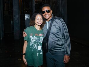 Jackie Jackson Instagram - 𝗜𝘁 𝘄𝗮𝘀 𝗮 𝗽𝗹𝗲𝗮𝘀𝘂𝗿𝗲 𝗺𝗲𝗲𝘁𝗶𝗻𝗴 𝘁𝗵𝗲 𝘁𝗮𝗹𝗲𝗻𝘁𝗲𝗱 @mjthemusical 𝗰𝗮𝘀𝘁 & 𝗰𝗿𝗲𝘄!🙏 𝗗𝗼𝗻’𝘁 𝘄𝗮𝗹𝗸, 𝗿𝘂𝗻 𝘁𝗼 𝗴𝗼 𝘀𝗲𝗲 𝘁𝗵𝗶𝘀 𝗽𝗿𝗼𝗱𝘂𝗰𝘁𝗶𝗼𝗻🎭 𝗨𝗻𝘁𝗶𝗹 𝗻𝗲𝘅𝘁 𝘁𝗶𝗺𝗲!🎬

📸 @andyhenderson 

#MJTheMusical
#Broadway
#MichaelJackson
#Jackson5